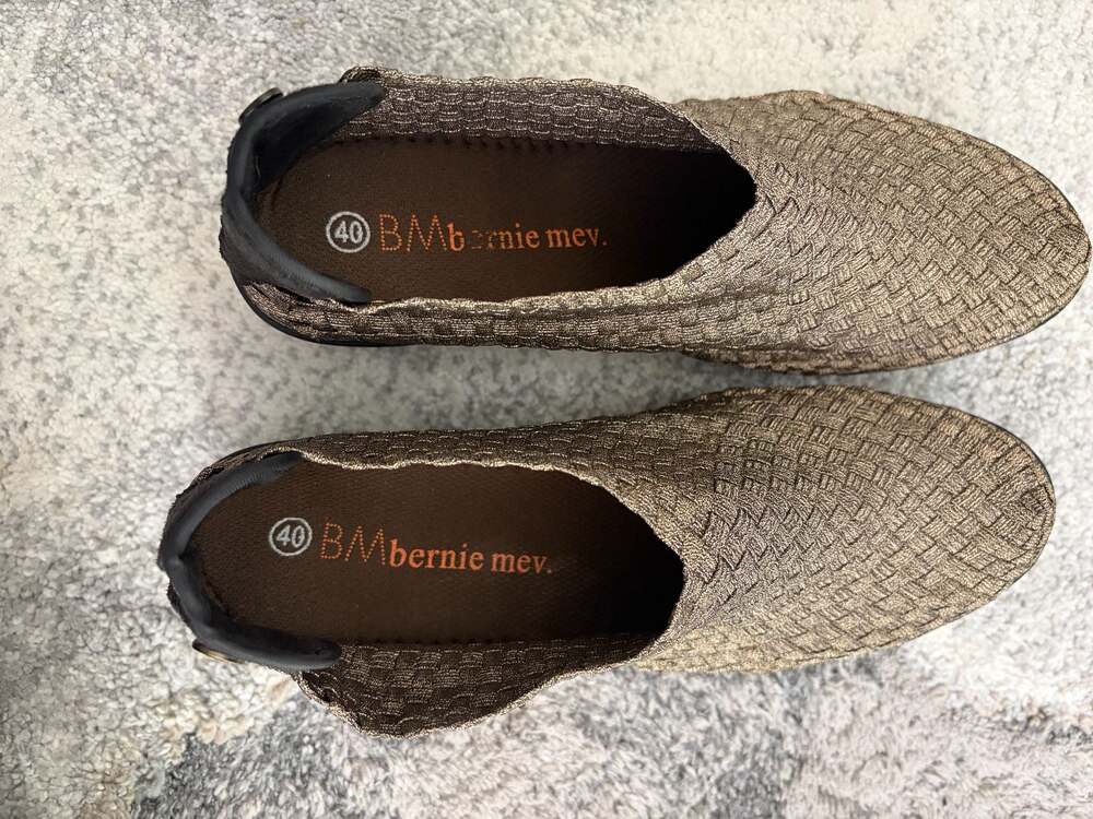 BERNIE MEV CHESCA BOOTIE IN METALLIC BRONZE SIZE 8/39 EXCELLENT CLEAN GUARANTEED